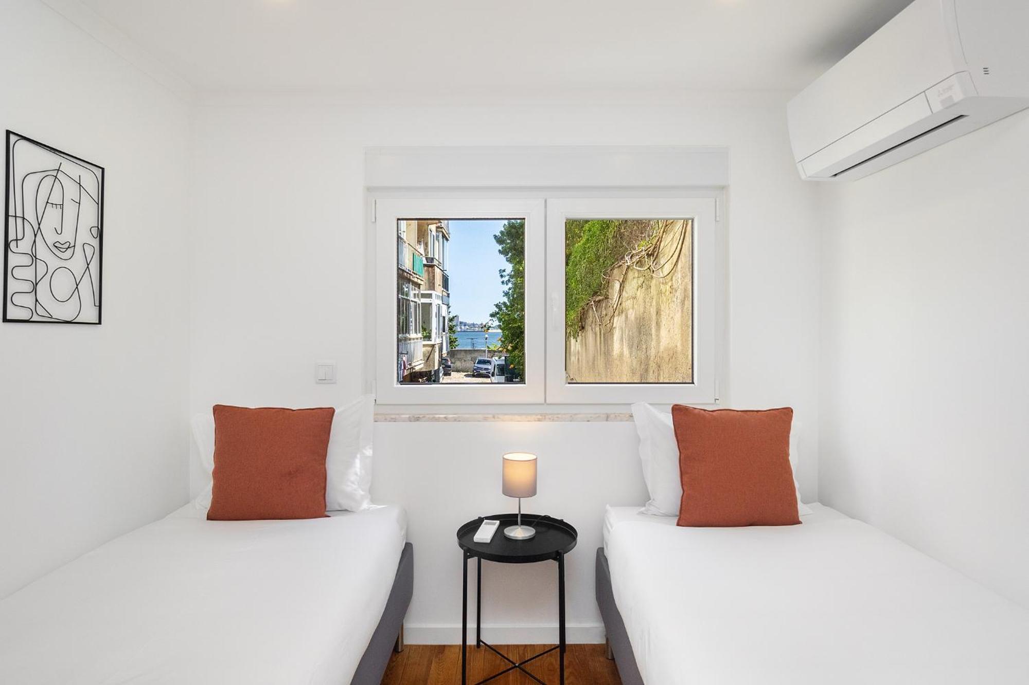 Whome Peaceful Alges Family Home Away From City Noise Ngoại thất bức ảnh
